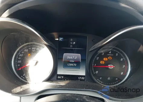 2018 Mercedes-Benz C 300 z USA, uszkodzony, nr VIN WDDWJ4JB5JF657122